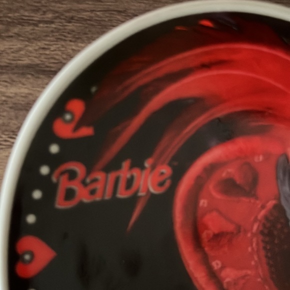 Vintage 1995 Barbie Queen of Hearts heart shaped collectors plate. - Picture 11 of 15